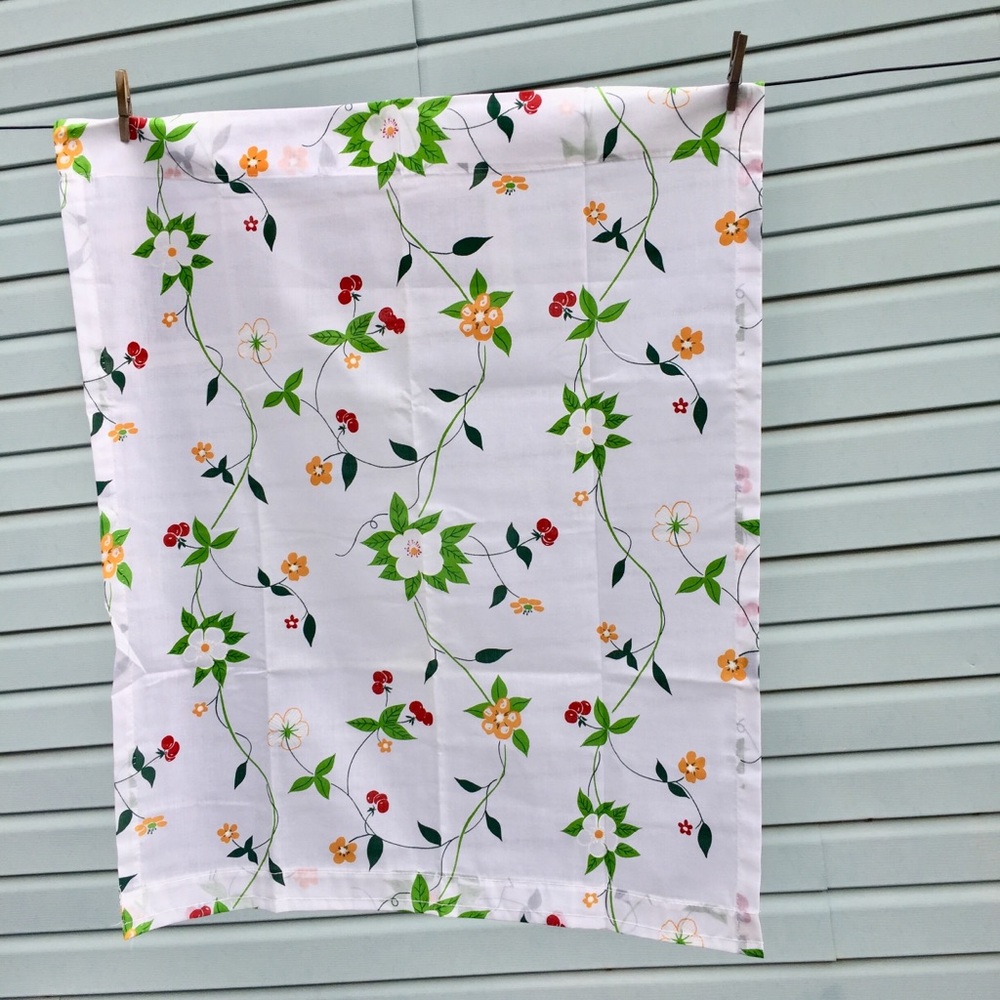 🍒 VINTAGE “Cherry Trellis” CURTAINS! - Picture 7 of 10